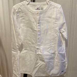 Like new! Vineyard Vines button down.